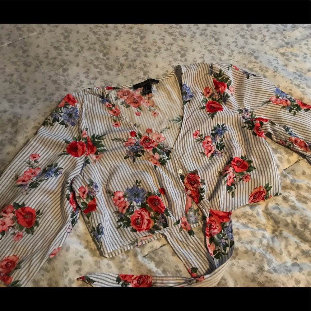 Blouse flowers